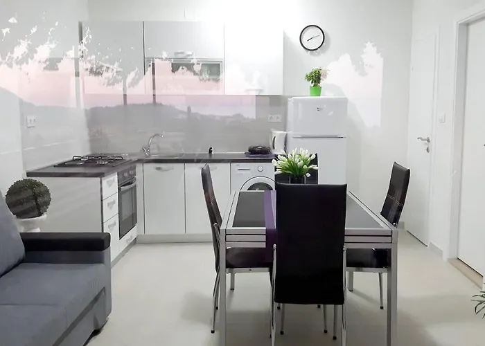 Cozy Apartment Di